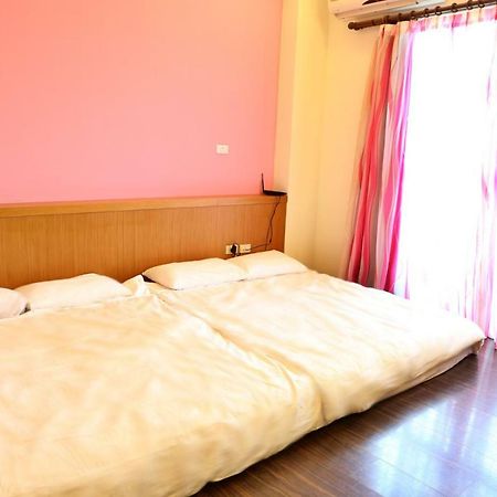 Happy Corner Homestay T'ai-tung Quarto foto